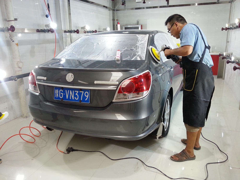 河南新鄉(xiāng)變色龍 (11).jpg